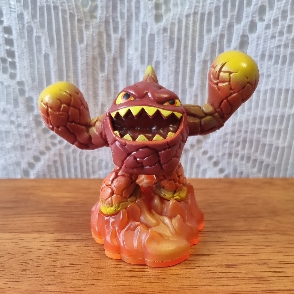 Eruptor Lightcore Skylanders Giants Fire Element Game Play Figure ~ 2012